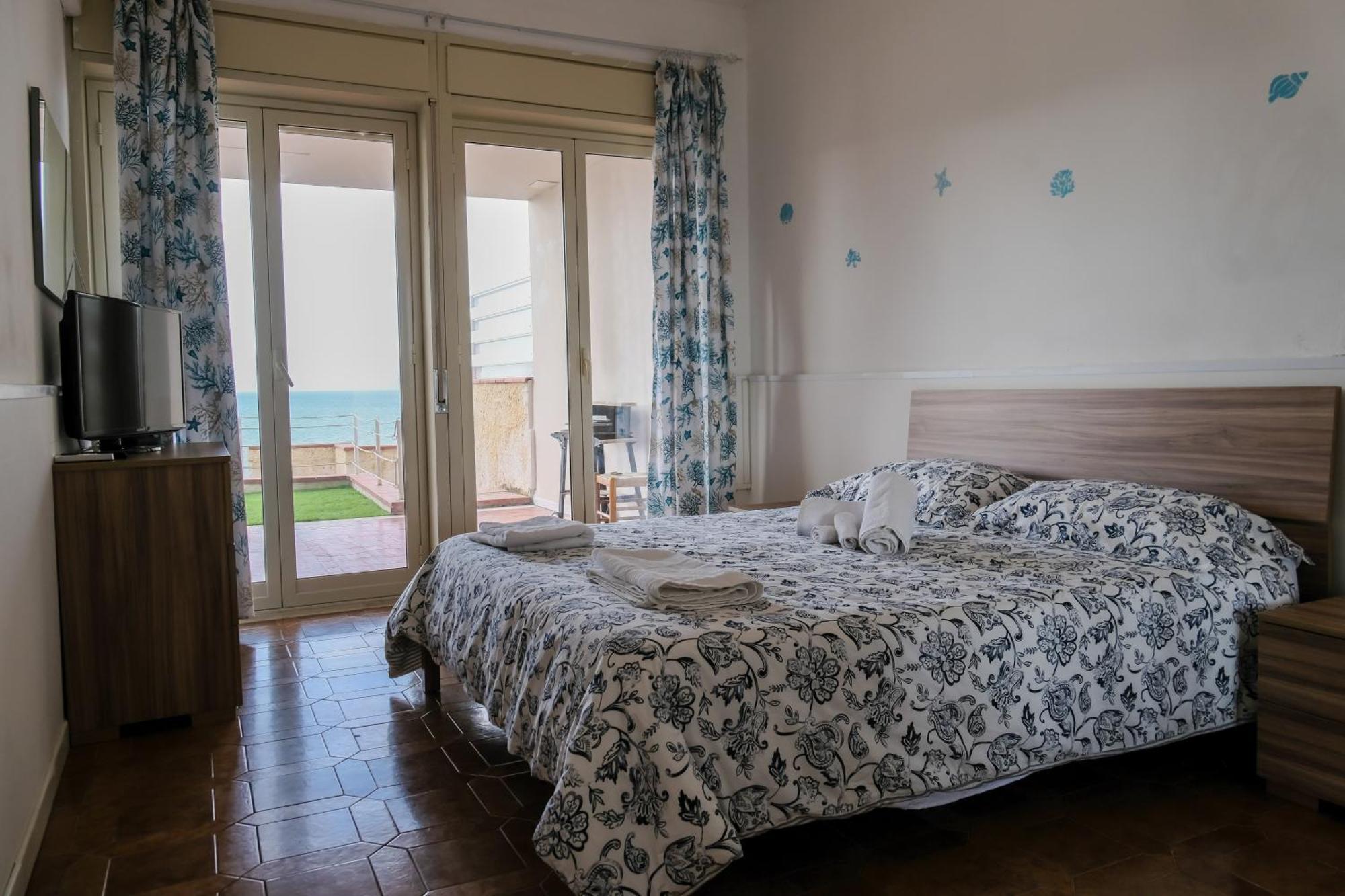 Villa La Vista - Baia Del Gambero Аугуста Екстериор снимка